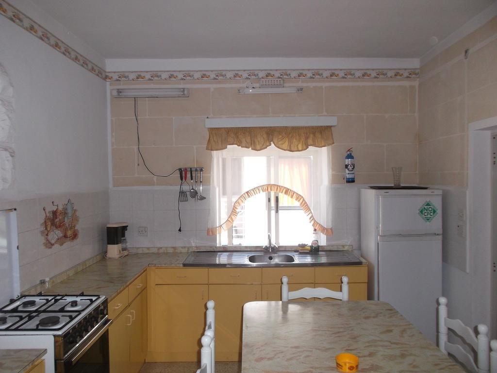 Ta' Karmni Apartment Marsalforn Cameră foto