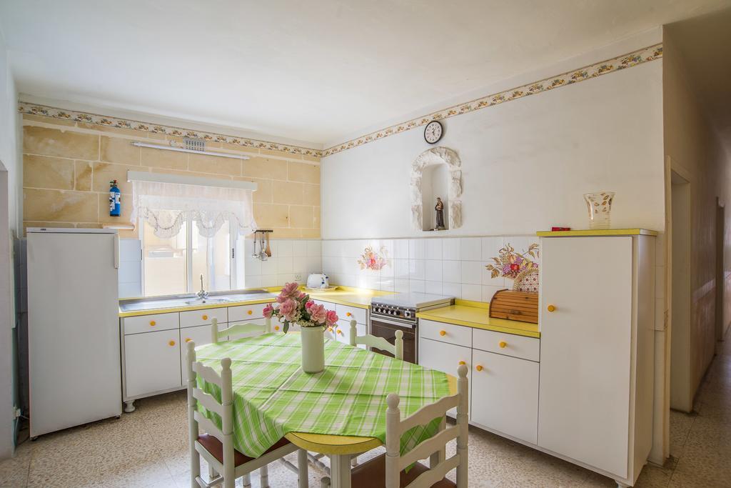 Ta' Karmni Apartment Marsalforn Exterior foto